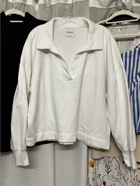 Abercrombie & Fitch White Soft AF Johnny Collar Pullover Sweatshirt